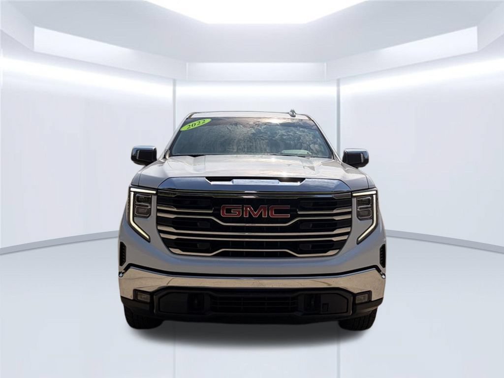 Used 2022 GMC Sierra 1500 SLT w/ Max Trailering Package AWD/4WD image 2