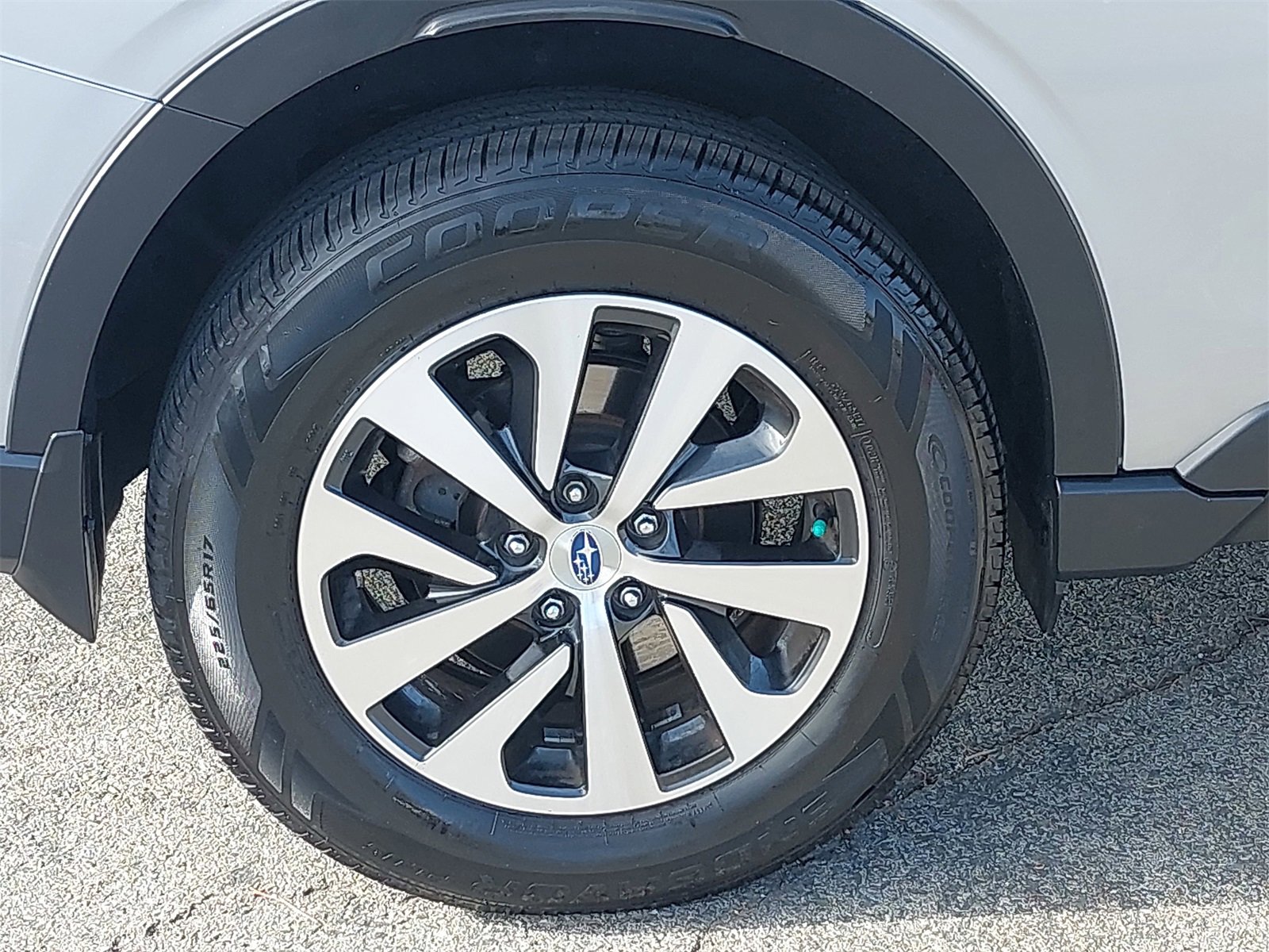 Used 2020 Subaru Outback Premium image 33