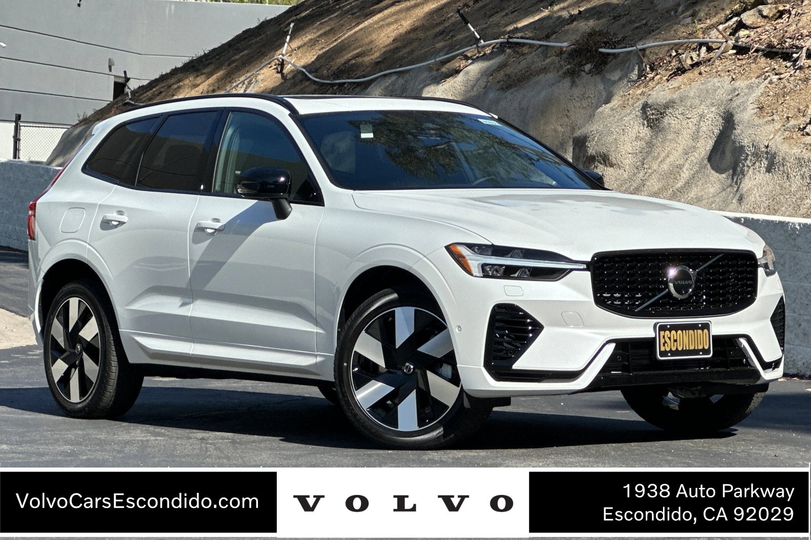 New 2025 Volvo XC60 T8 Plus w/ Climate Package