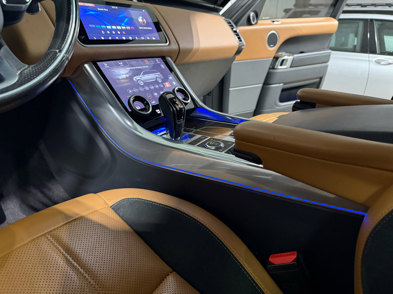 Used 2018 Land Rover Range Rover Sport Supercharged image 30