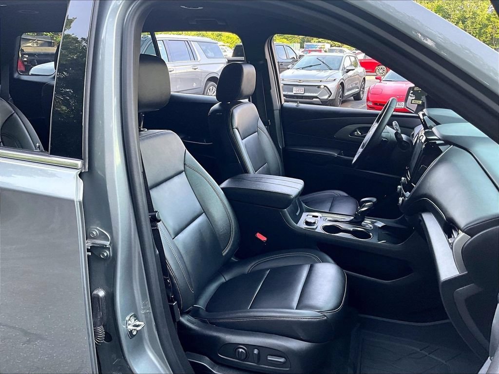 Used 2023 Chevrolet Traverse LT AWD/4WD image 11