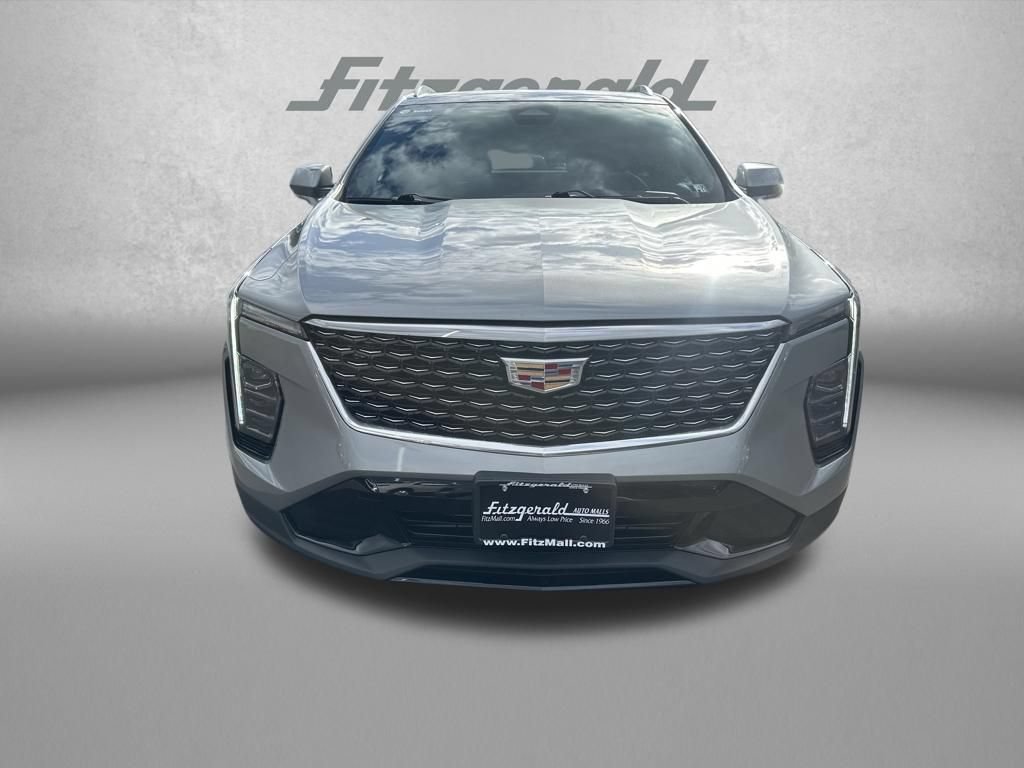 Used 2024 Cadillac XT4 Premium Luxury AWD/4WD image 2