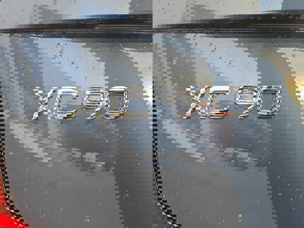 New 2026 Volvo XC90 T8 Ultra w/ Protection Package Premier image 9