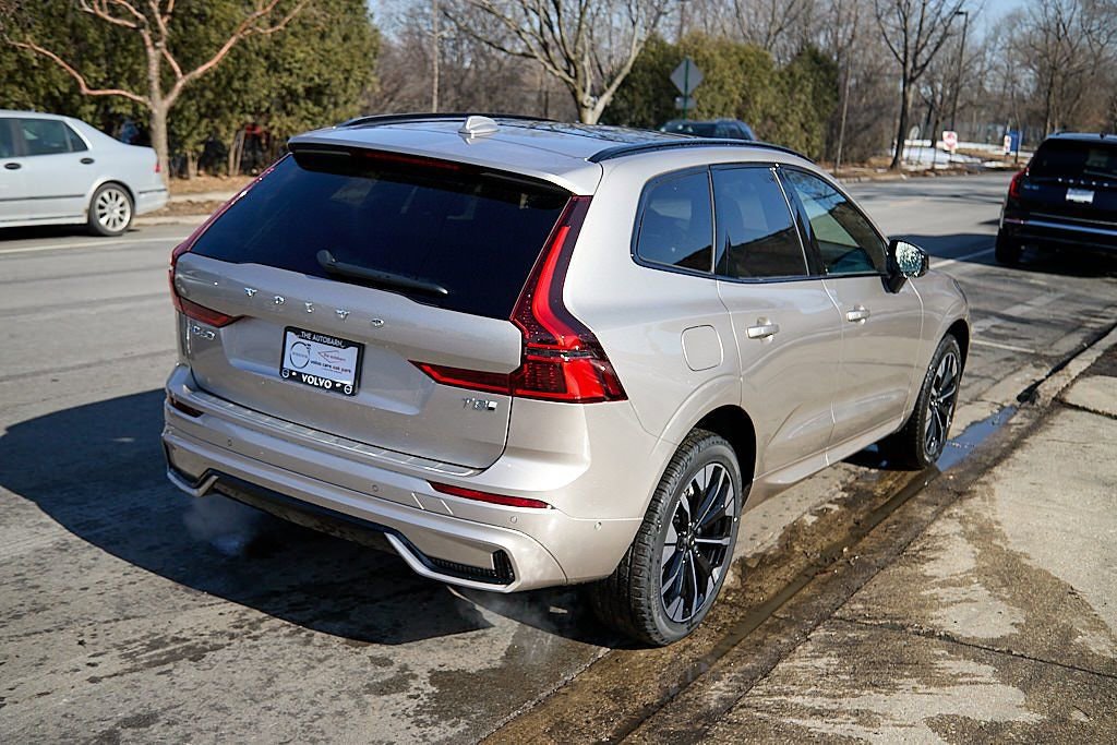 New 2026 Volvo XC60 T8 Plus w/ Protection Package Premier image 9