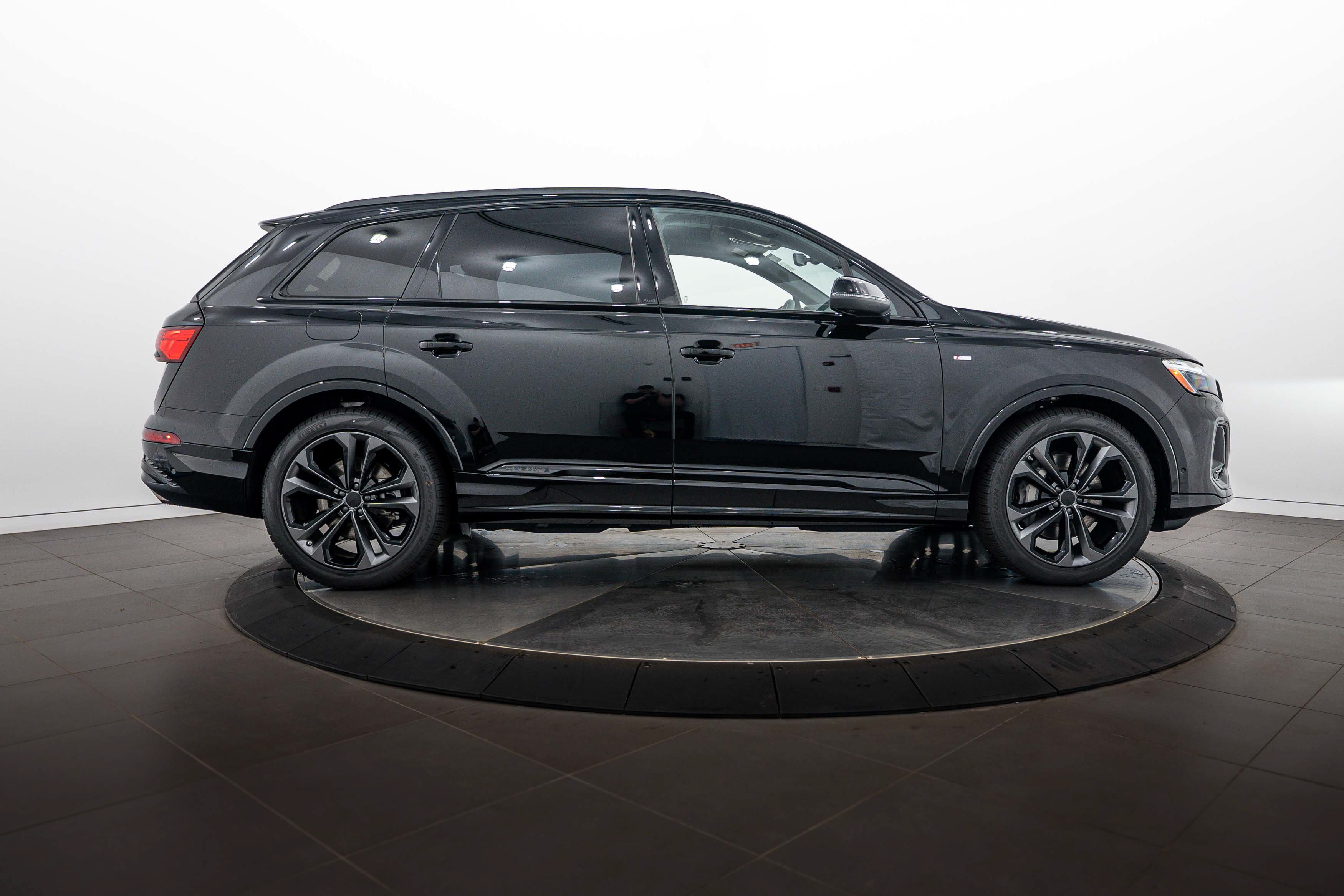 New 2026 Audi Q7 3.0T Prestige AWD/4WD image 3