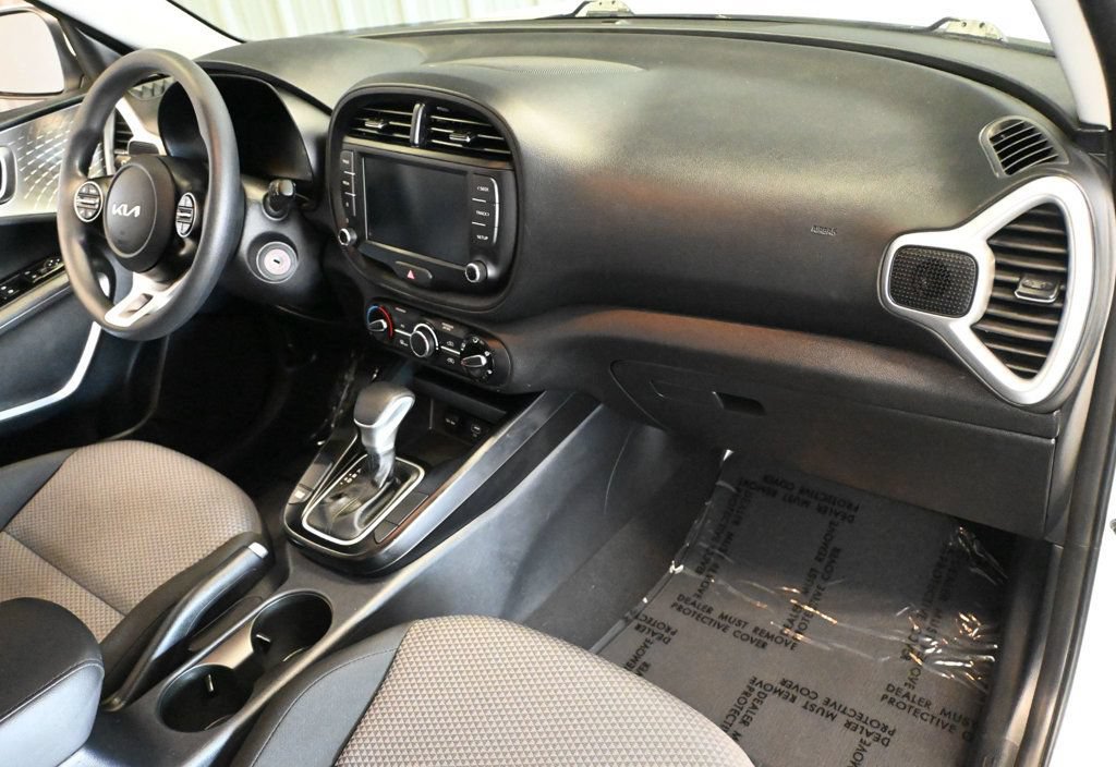 Used 2024 Kia Soul LX FWD image 11