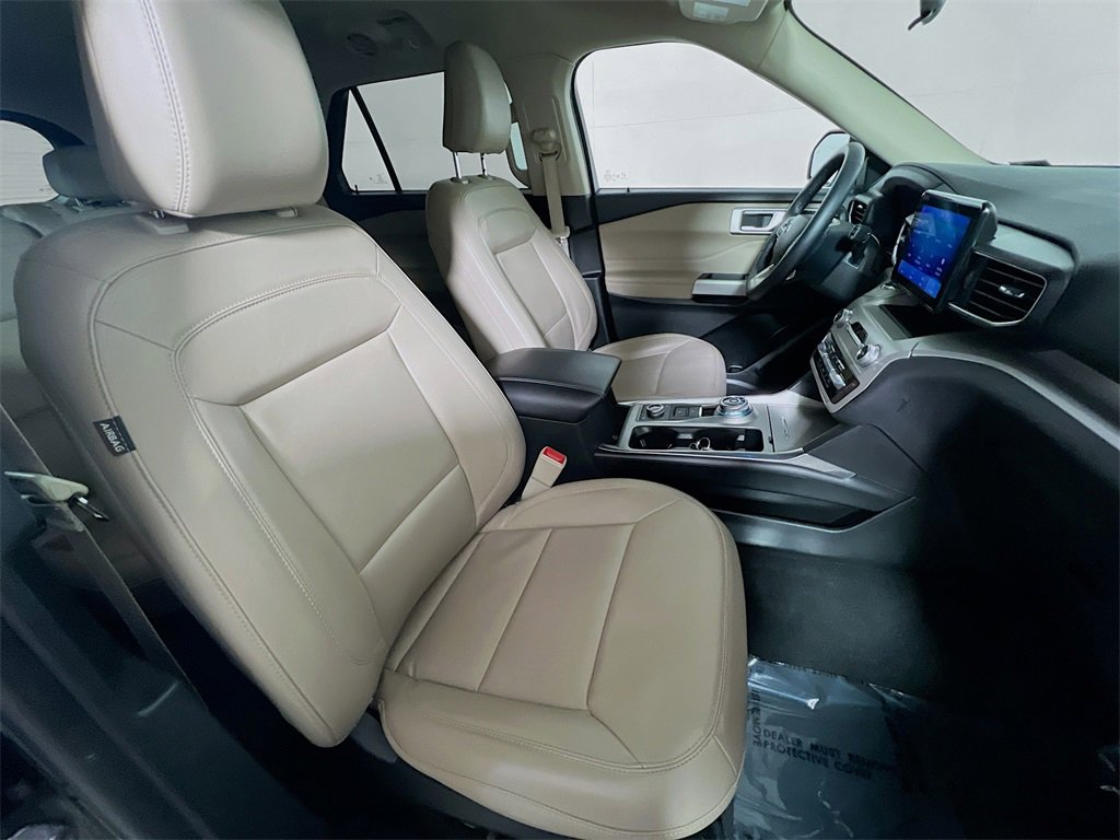 Used 2024 Ford Explorer XLT w/ Equipment Group 202A image 26