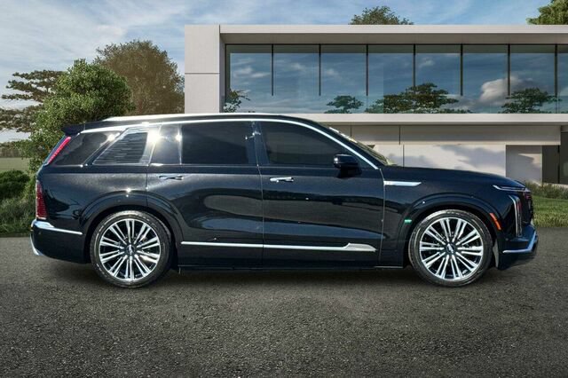 Certified 2026 Cadillac Vistiq Premium Luxury w/ LPO, Floor Liner Package AWD/4WD image 30