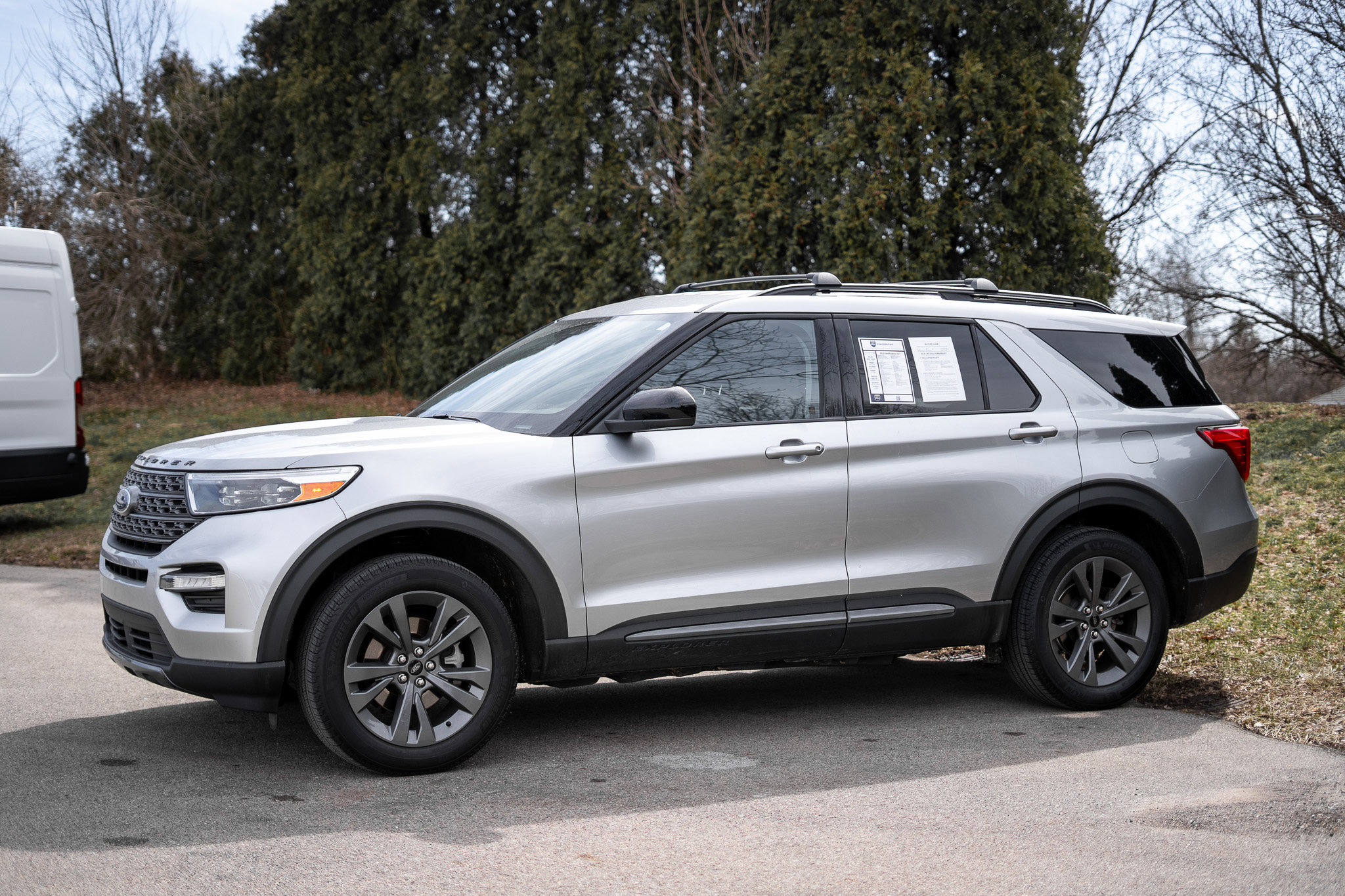 Used 2023 Ford Explorer XLT w/ Equipment Group 202A image 8