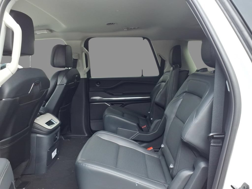 New 2027 Lincoln Navigator L Premier AWD/4WD image 5