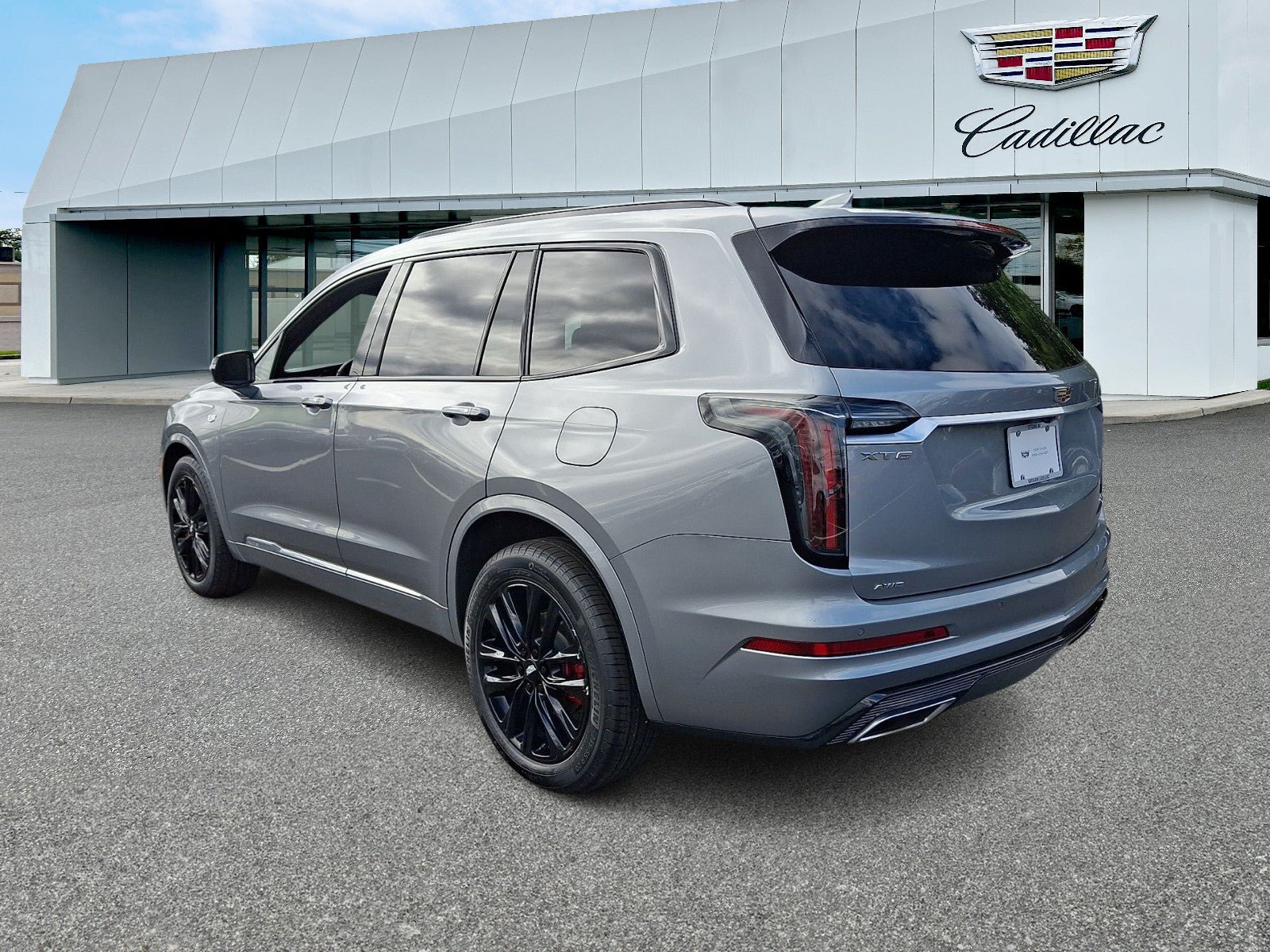 Used 2024 Cadillac XT6 Sport AWD/4WD image 3