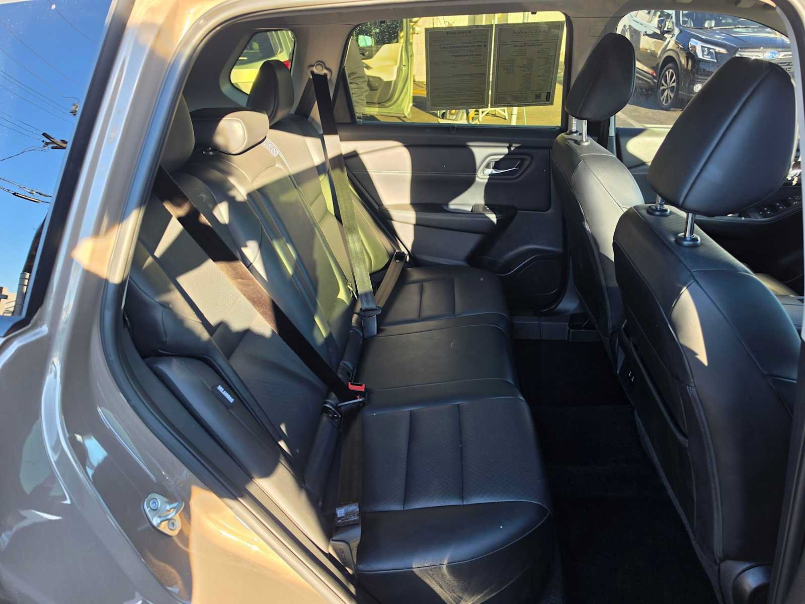 Used 2024 Nissan Rogue SV w/ SV Premium Package FWD image 12
