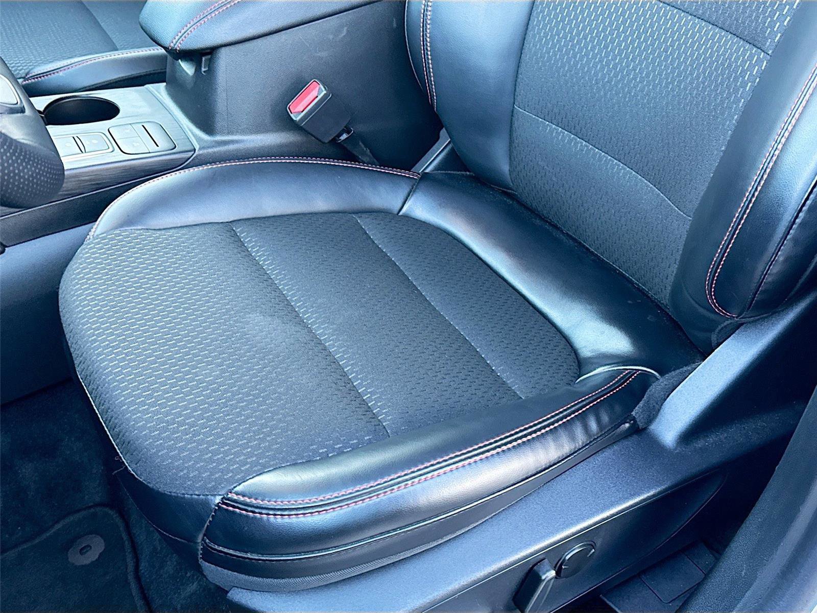 Used 2025 Ford Escape ST-Line Select image 18