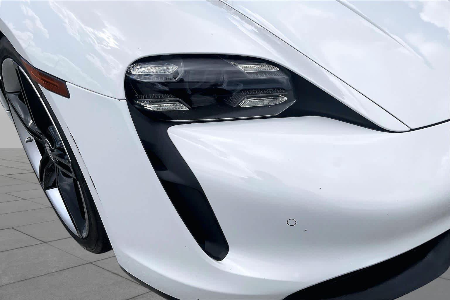 Used 2022 Porsche Taycan 4S AWD/4WD image 25
