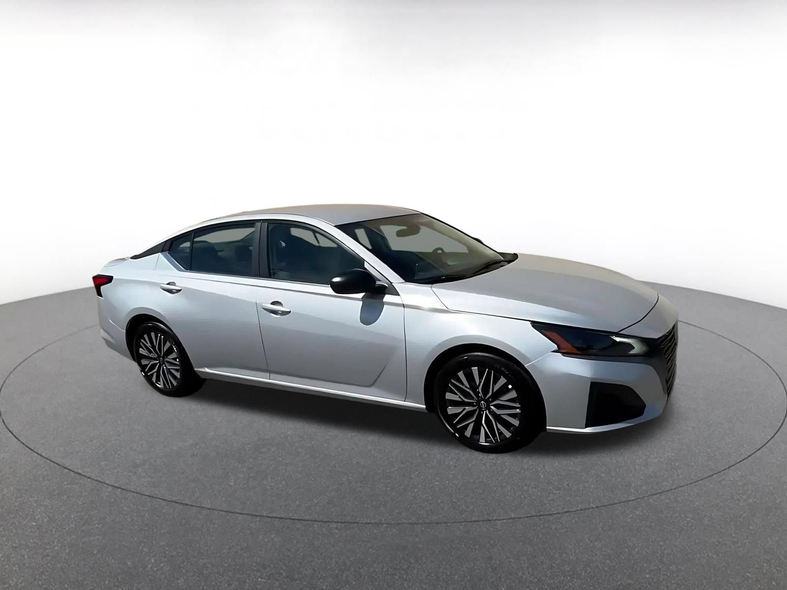 Used 2026 Nissan Altima 2.5 SV FWD image 2