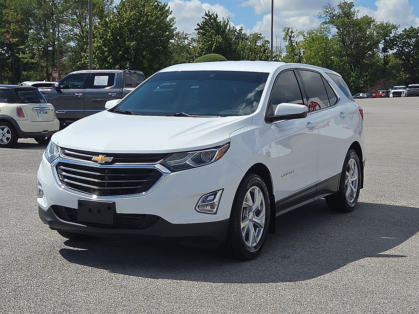 Used 2018 Chevrolet Equinox LT FWD image 2