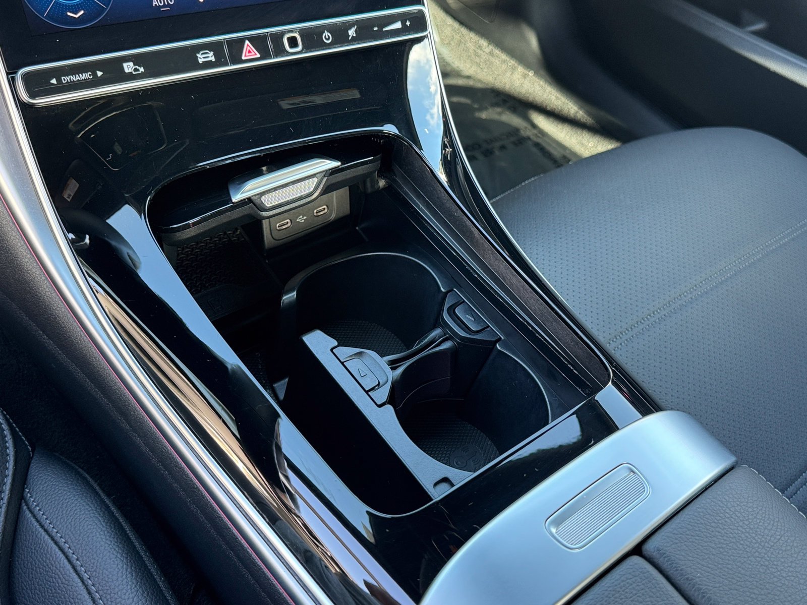 Used 2025 Mercedes-Benz C 300 Sedan image 21