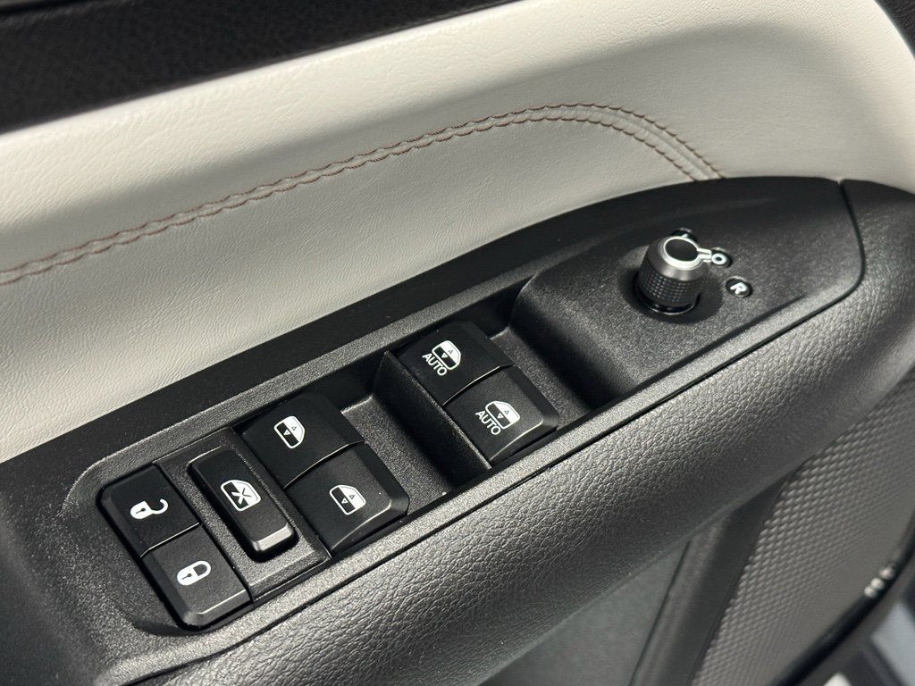 Used 2024 Jeep Compass Limited image 18