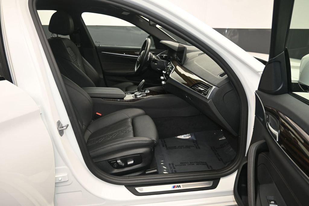 Used 2021 BMW 530i w/ M Sport Package RWD image 11