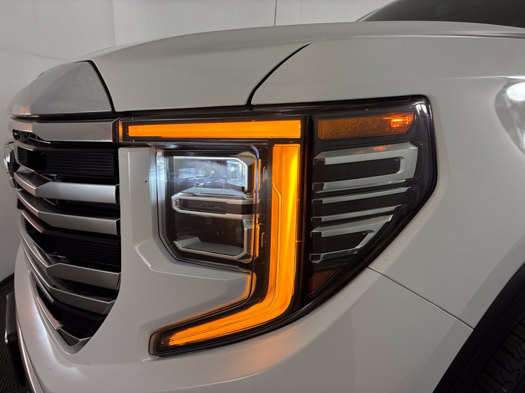Used 2025 GMC Sierra 1500 SLT AWD/4WD image 9