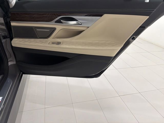 Used 2020 BMW 750i xDrive w/ Executive Package AWD/4WD image 47