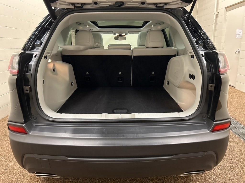 Used 2022 Jeep Cherokee Latitude Lux w/ Sun & Sound Group image 11