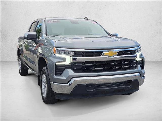Used 2025 Chevrolet Silverado 1500 LT AWD/4WD image 3