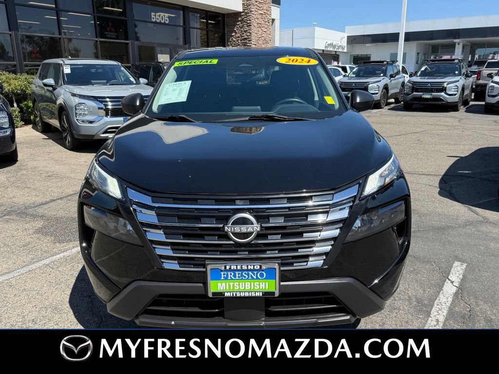 Used 2024 Nissan Rogue S FWD image 4