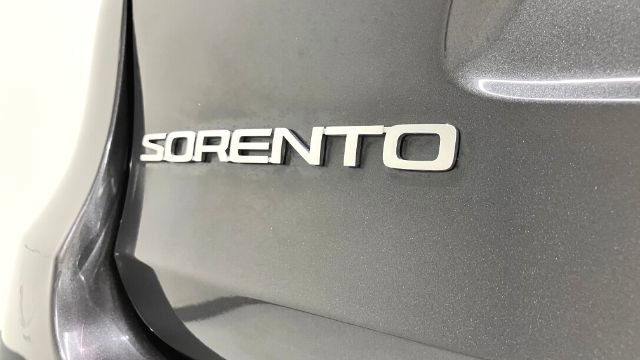 Used 2019 Kia Sorento LX image 15
