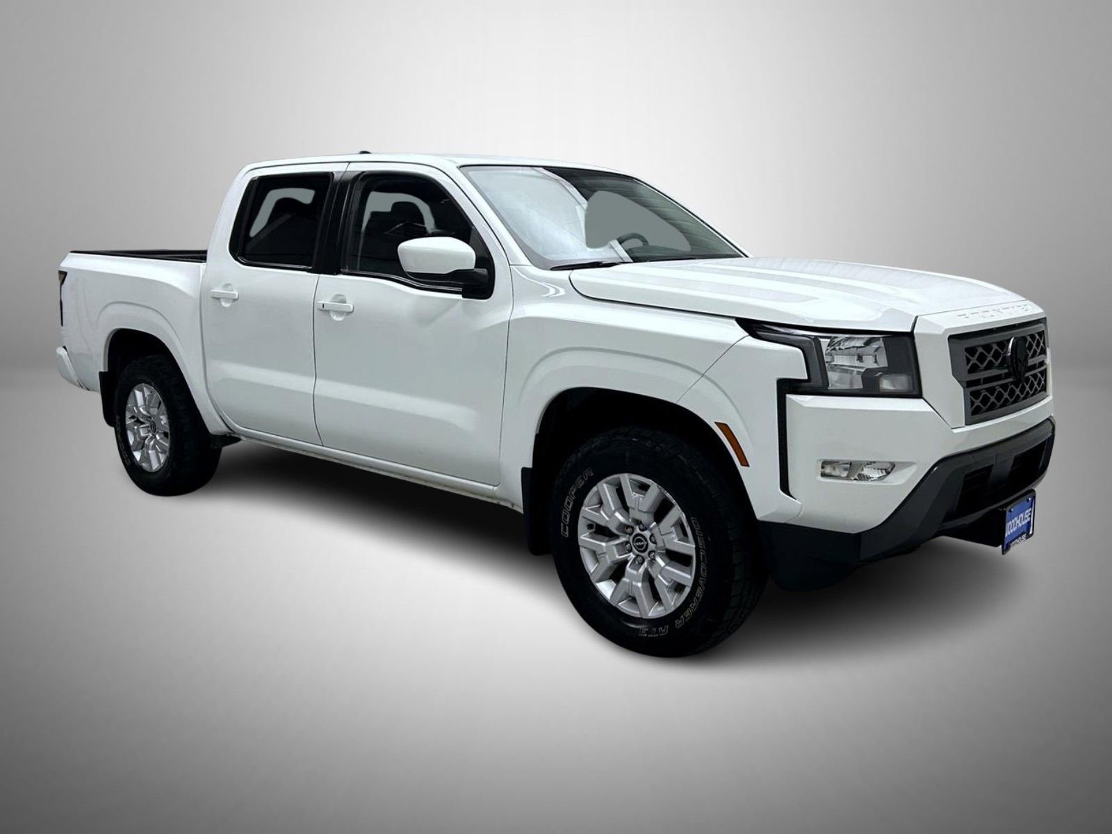 Used 2022 Nissan Frontier SV image 3