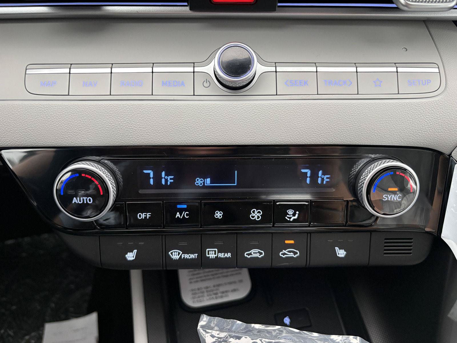 New 2026 Hyundai Elantra Limited FWD image 20