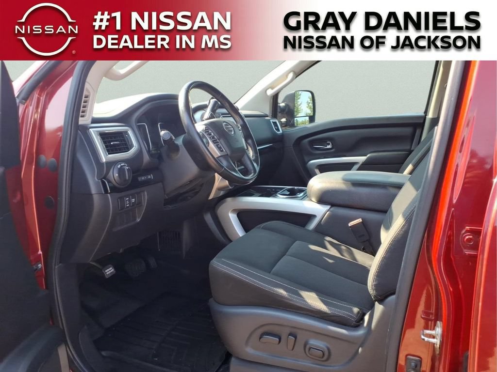 Used 2018 Nissan Titan SV w/ SV Convenience Package AWD/4WD image 24