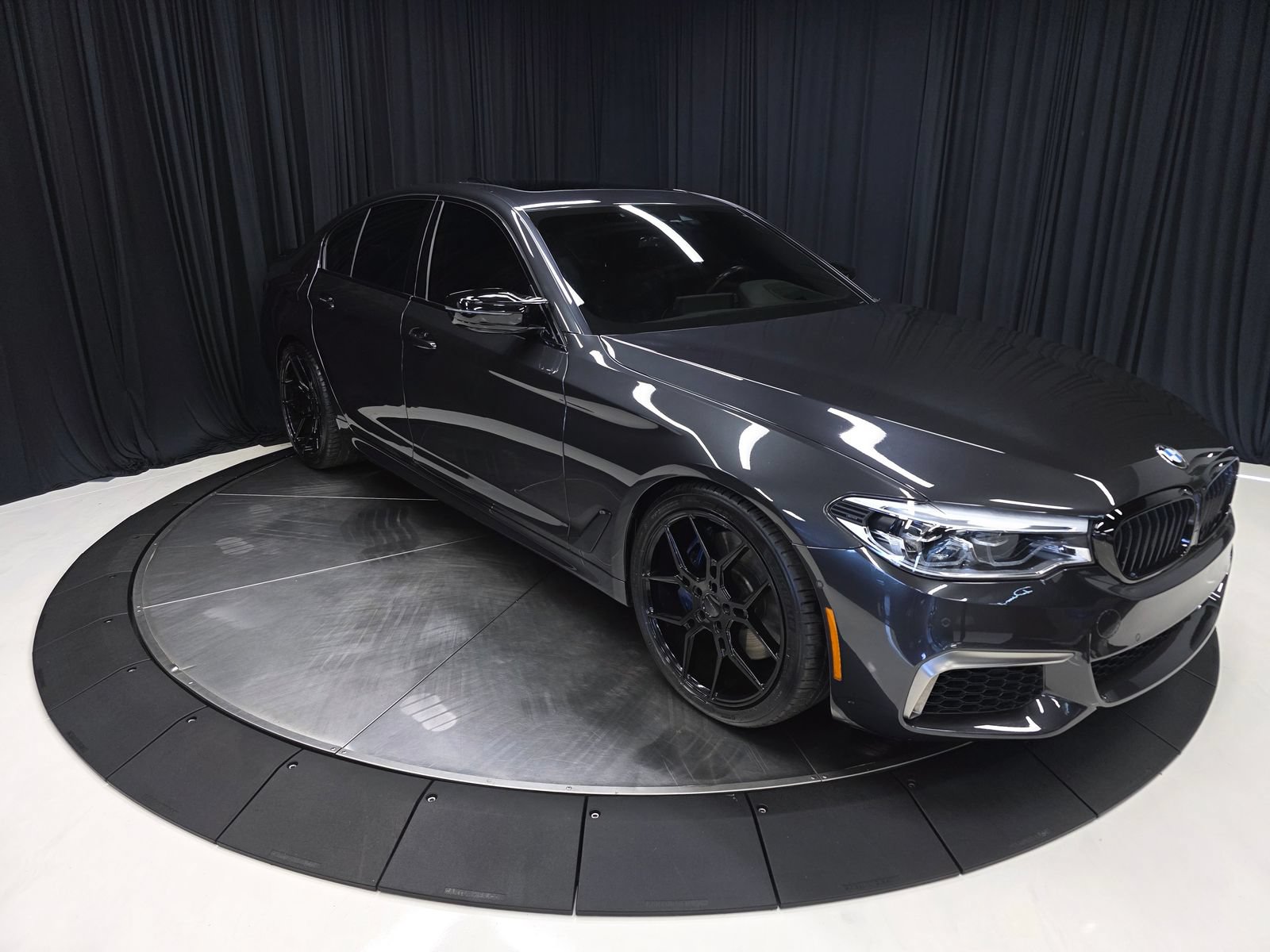 Used 2020 BMW M550i xDrive w/ Executive Package AWD/4WD image 16