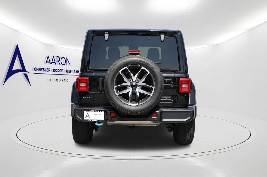 Used 2024 Jeep Wrangler Unlimited w/ Convenience Group AWD/4WD image 5