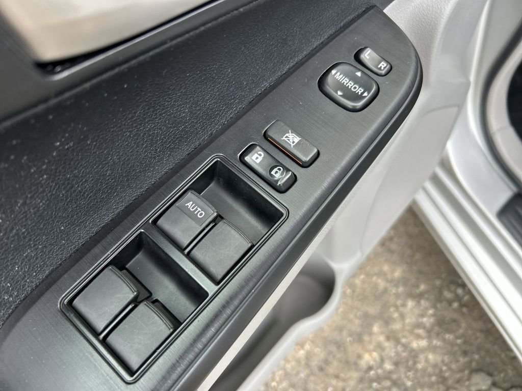 Used 2012 Toyota Camry LE FWD image 16
