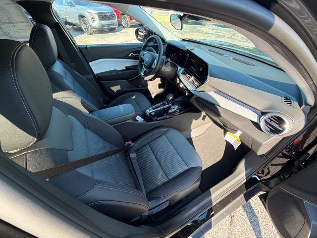 New 2026 Chevrolet Trax LT w/ Sunroof Package FWD image 57
