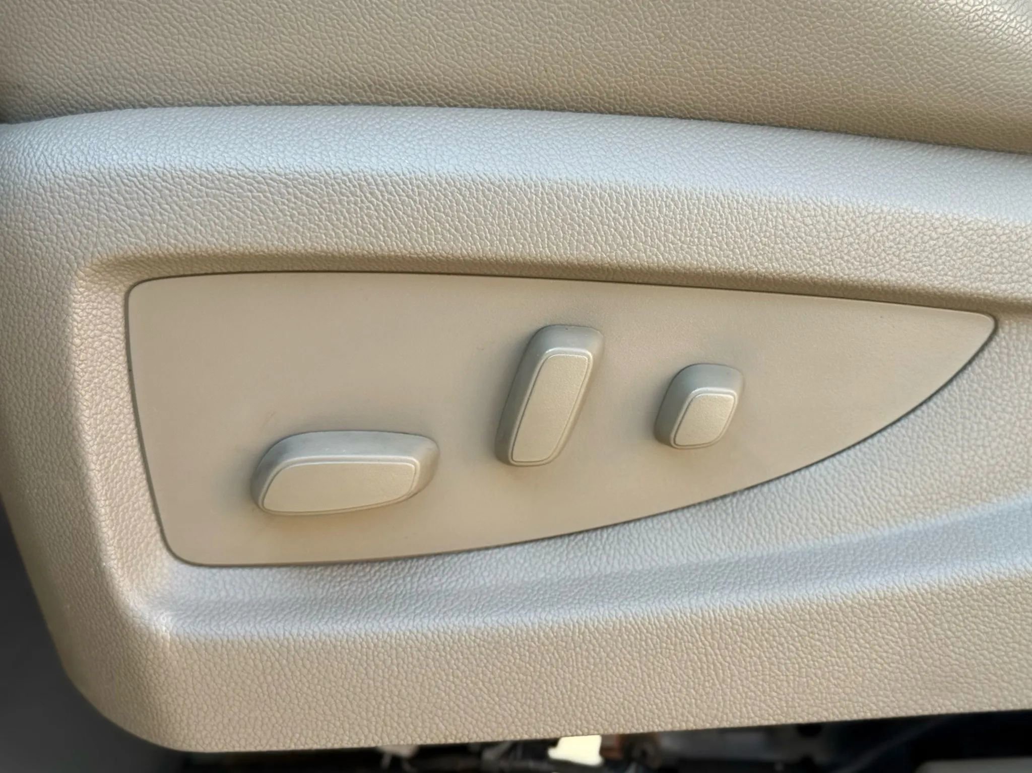 Used 2017 Chevrolet Suburban Premier image 49