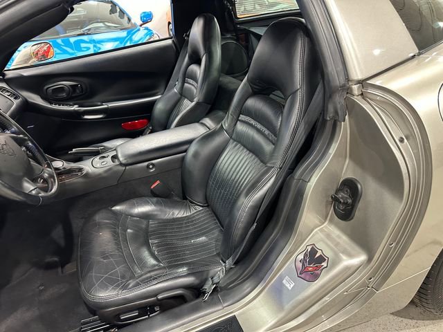 Used 2000 Chevrolet Corvette Coupe w/ Memory Pkg image 12