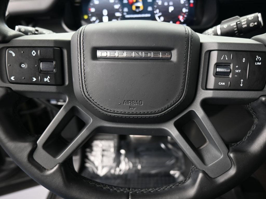 Used 2023 Land Rover Defender 90 X AWD/4WD image 32