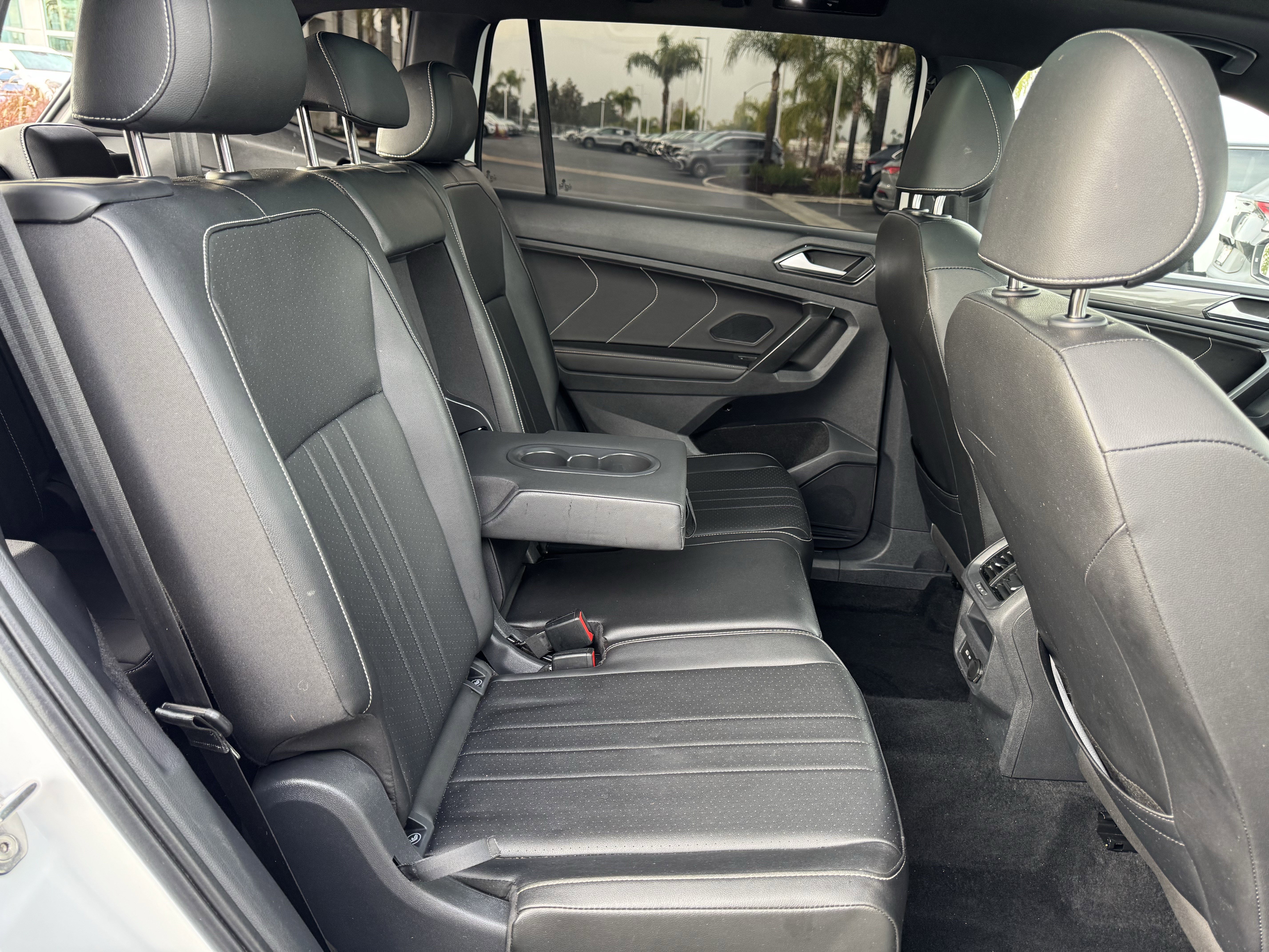 Used 2023 Volkswagen Tiguan SE R-Line image 33