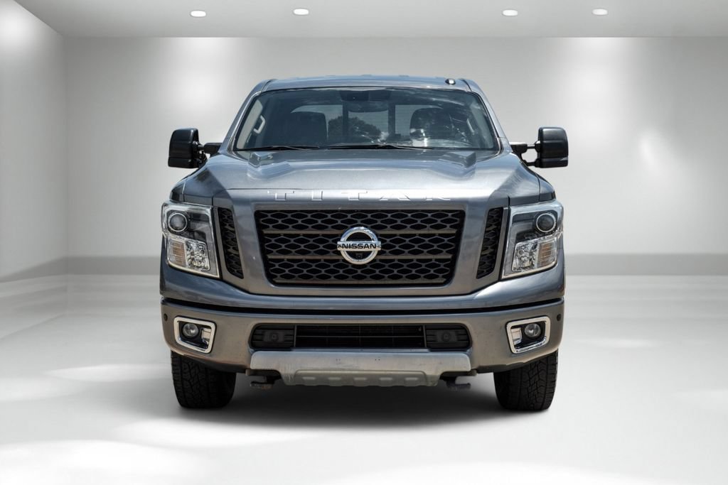 Used 2017 Nissan Titan PRO-4X w/ Pro-4x Convenience Package AWD/4WD image 4