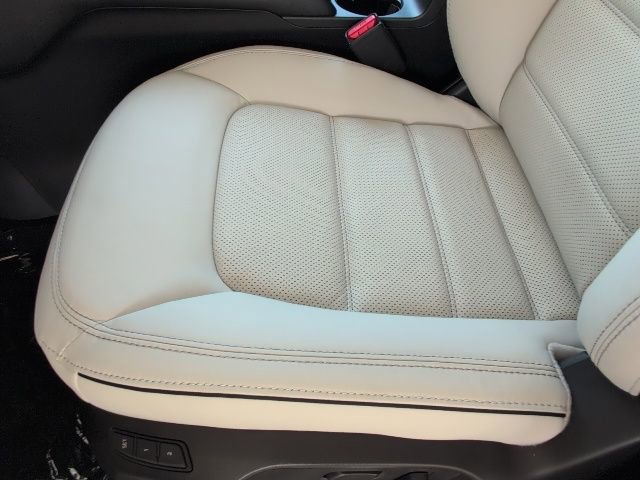 Used 2025 MAZDA CX-5 AWD 2.5 S w/ Preferred Package image 19