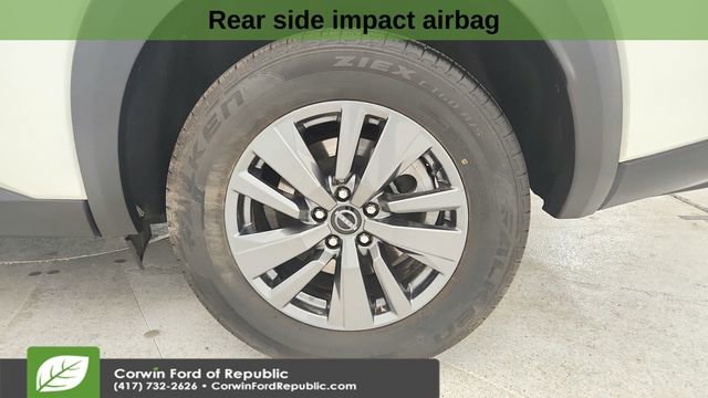 Used 2024 Nissan Pathfinder S image 10