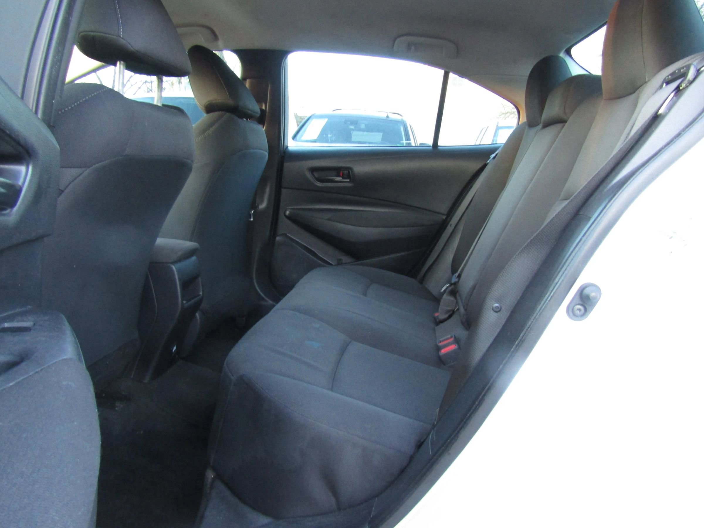 Used 2022 Toyota Corolla LE image 10