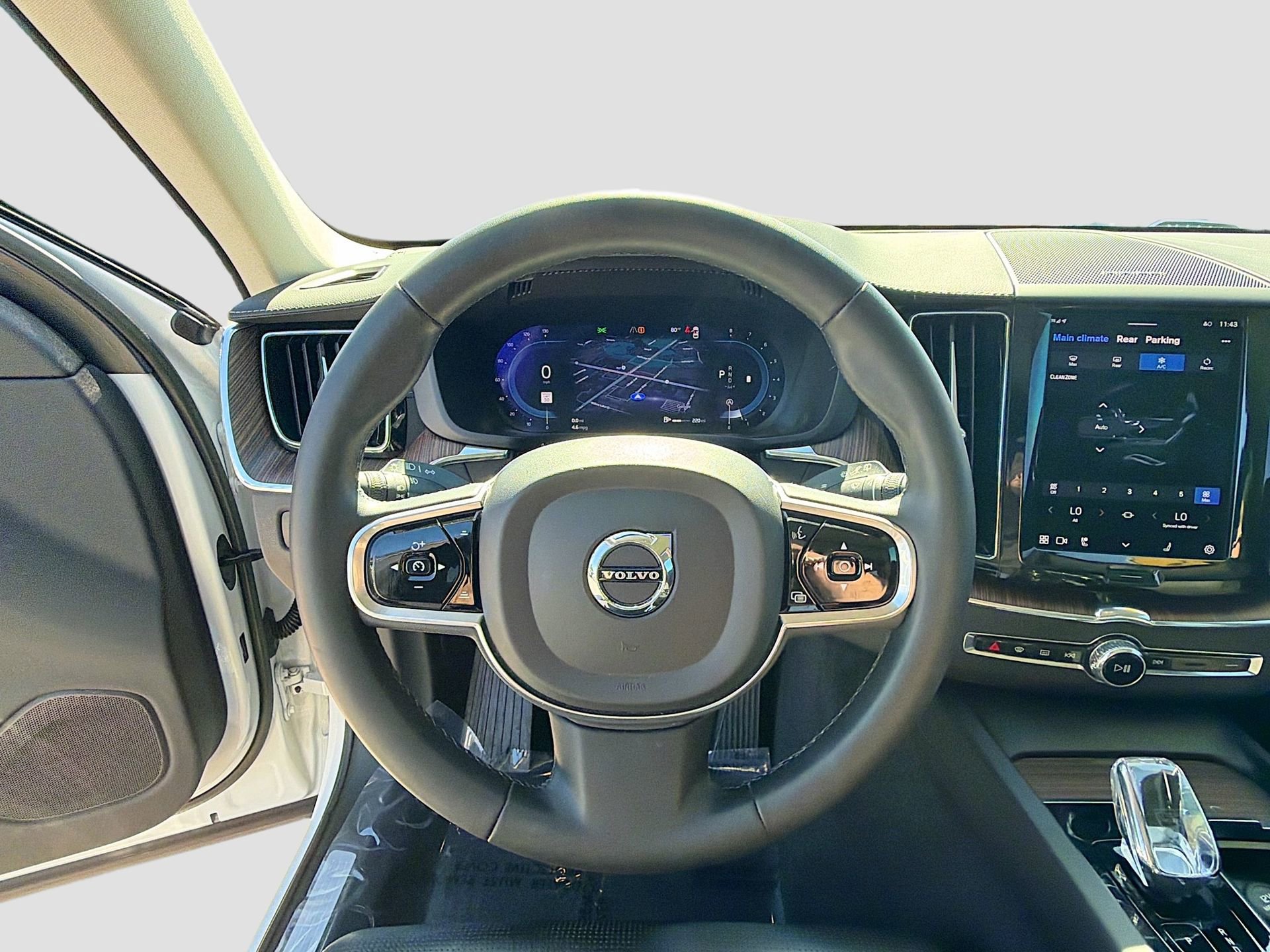 Used 2023 Volvo XC60 B5 Ultimate w/ Climate Package image 38