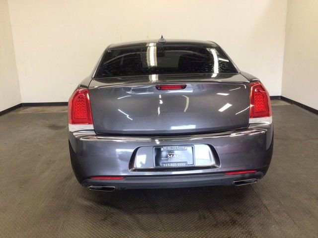Used 2021 Chrysler 300 Touring RWD image 5