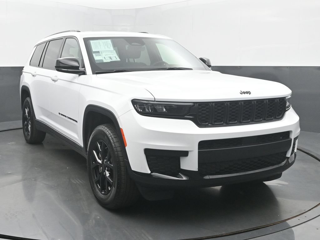 Used 2025 Jeep Grand Cherokee L Laredo AWD/4WD image 4