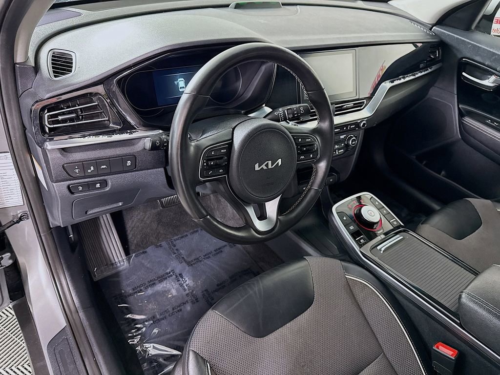 Used 2022 Kia Niro EX w/ Cold Weather Package FWD image 18