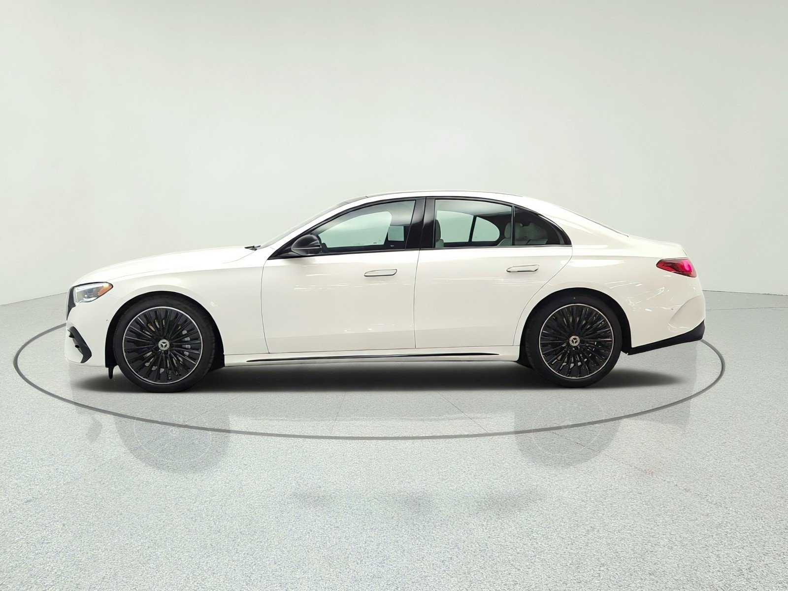 New 2027 Mercedes-Benz E 450 4MATIC Sedan image 8