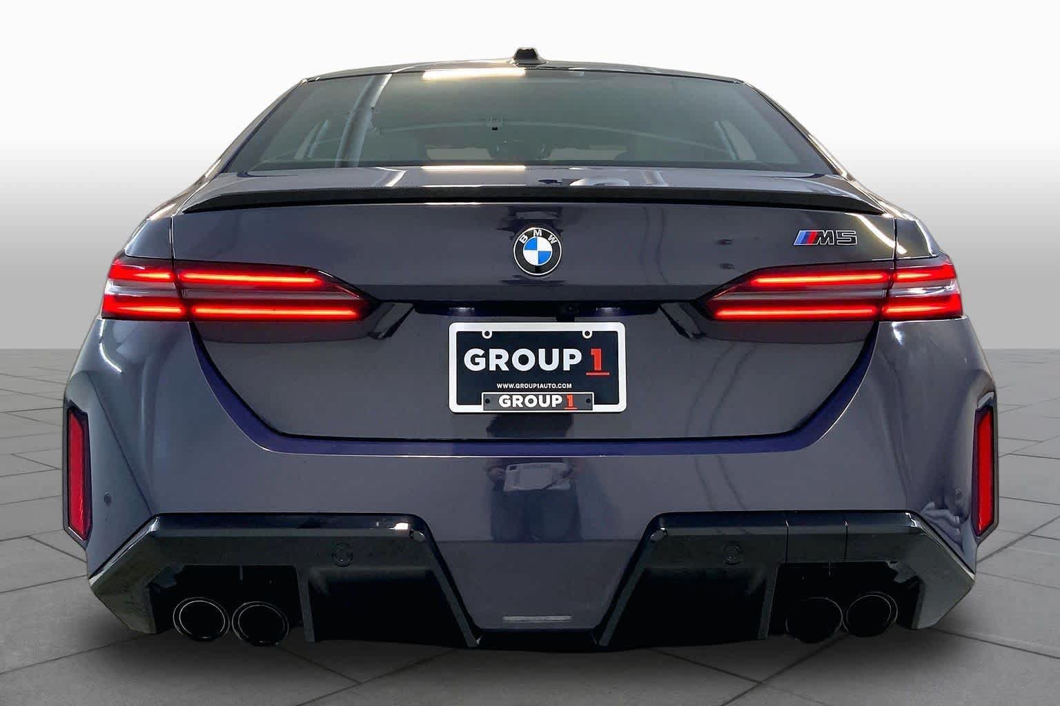 Used 2025 BMW M5 w/ Carbon Package AWD/4WD image 4